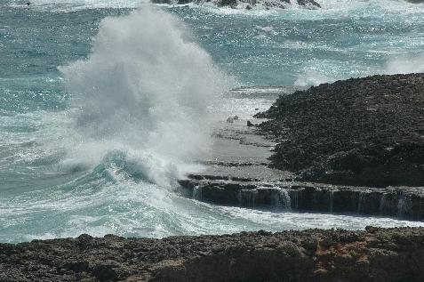 20060119101712   Crashing waves
